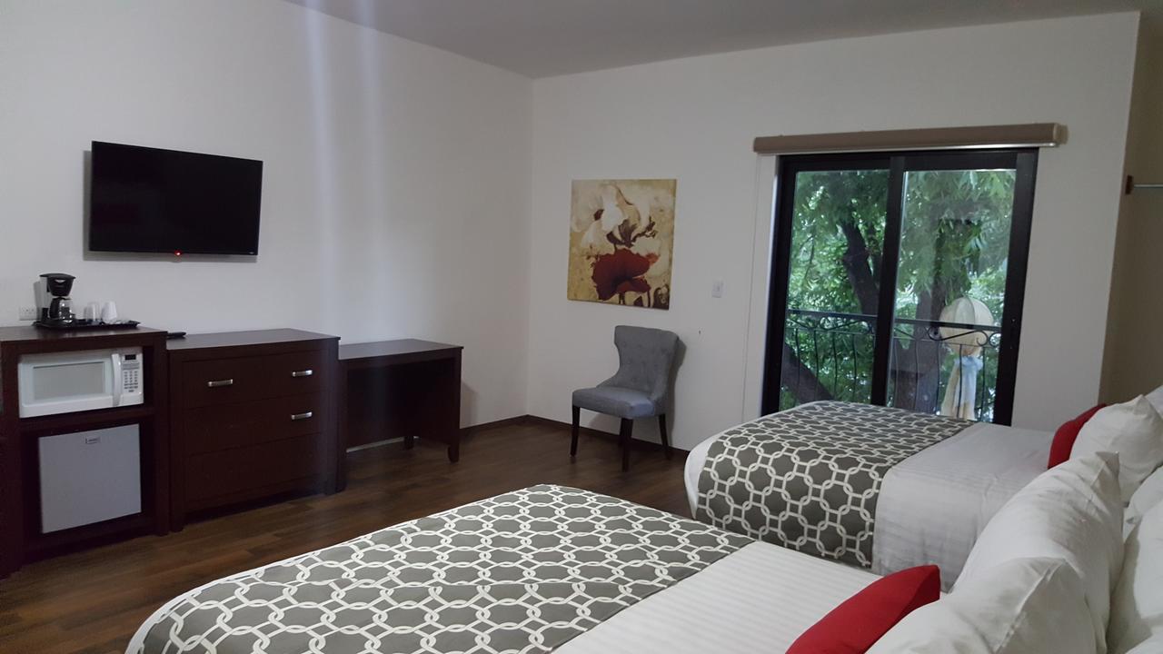 Los Nogales Inn Камарго Экстерьер фото